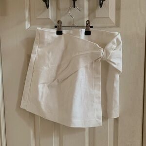 Brand new white skort